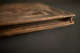 Kodiak Leather | Nomad Portfolio – Noyer Foncé